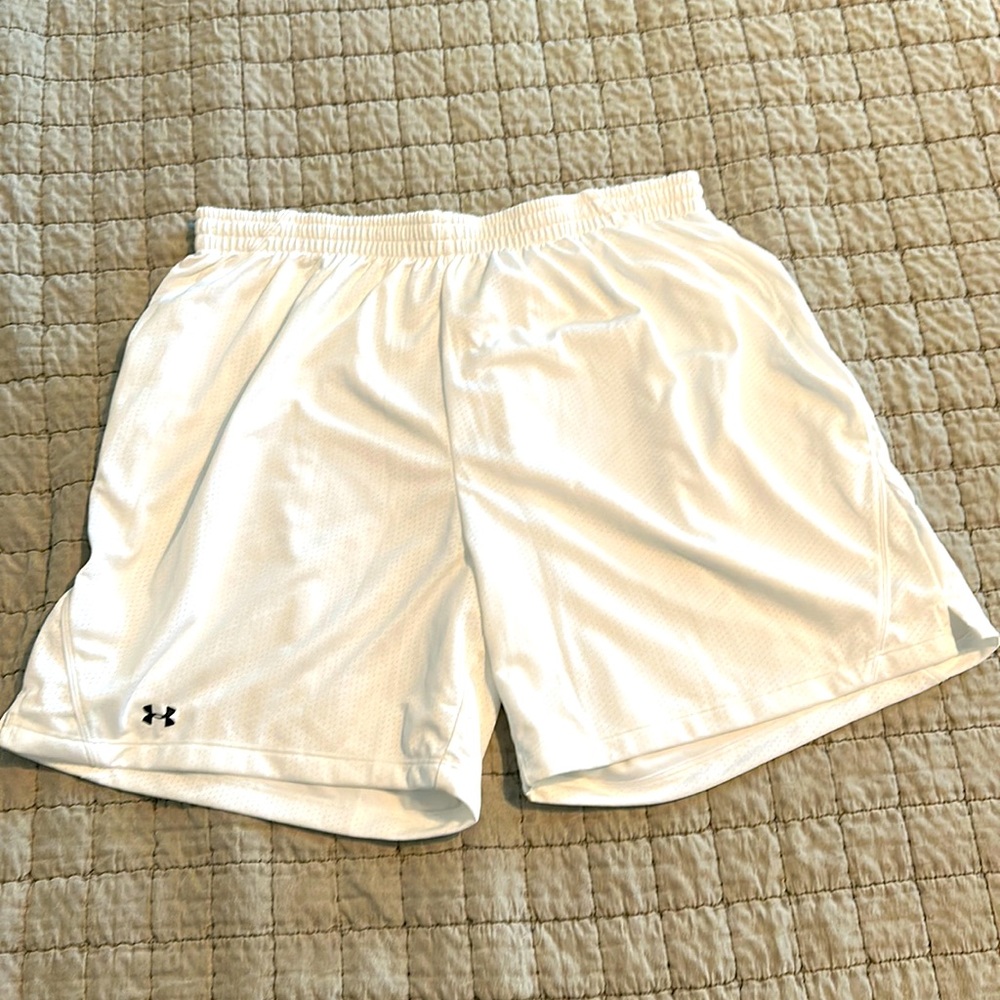Under Armour white gym shorts XL